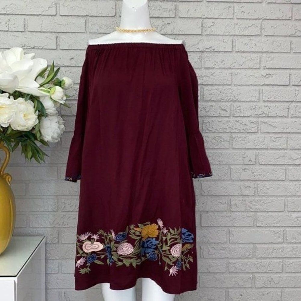 Solitaire Off Shoulder Dress Size S